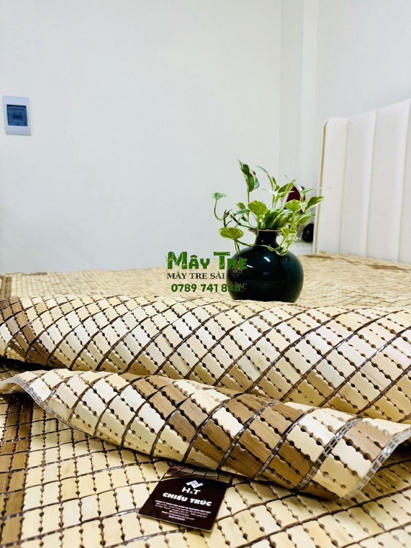 Chiếu trúc Hương Trúc Chiếu trúc, món đồ thân thuộc của người Việt, gợi nhớ về những trưa hè oi ả.